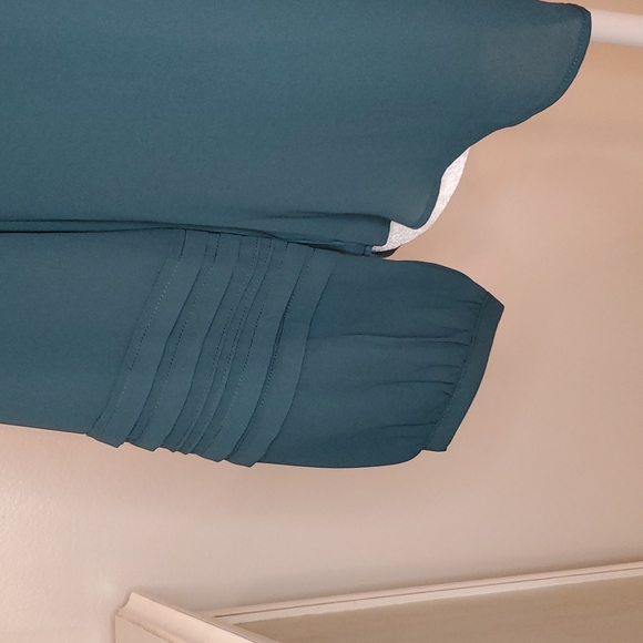 πHPπAnn Taylor NWT Size Med Green Long Sleeve Top w/ Front Button Detail! π - Picture 3 of 13